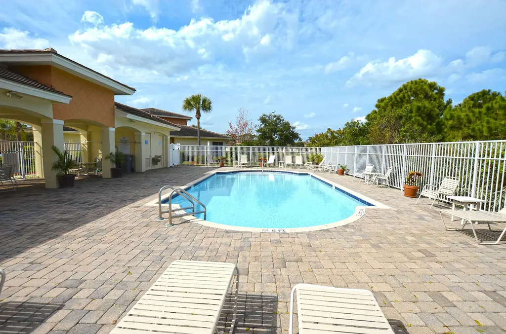 2582 Langrove Lane SW Vero Beach FL 32962