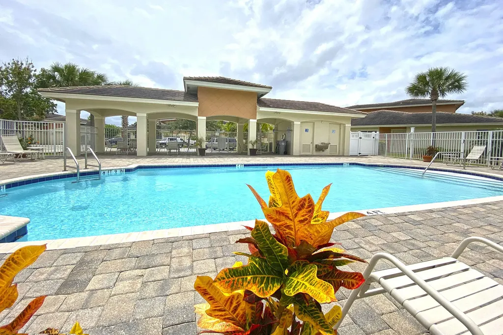 2582 Langrove Lane SW Vero Beach FL 32962