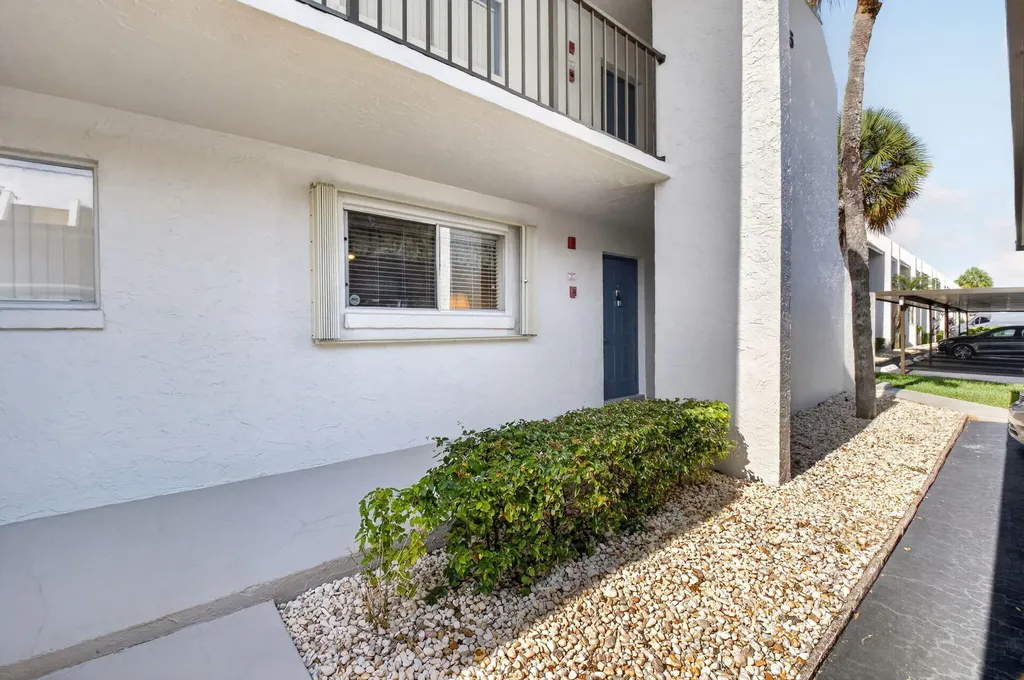 2935 SW 22nd Avenue Delray Beach FL 33445