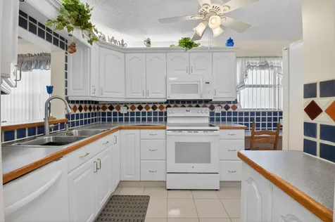 2935 SW 22nd Avenue Delray Beach FL 33445