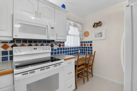 2935 SW 22nd Avenue Delray Beach FL 33445