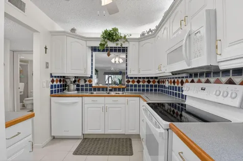 2935 SW 22nd Avenue Delray Beach FL 33445