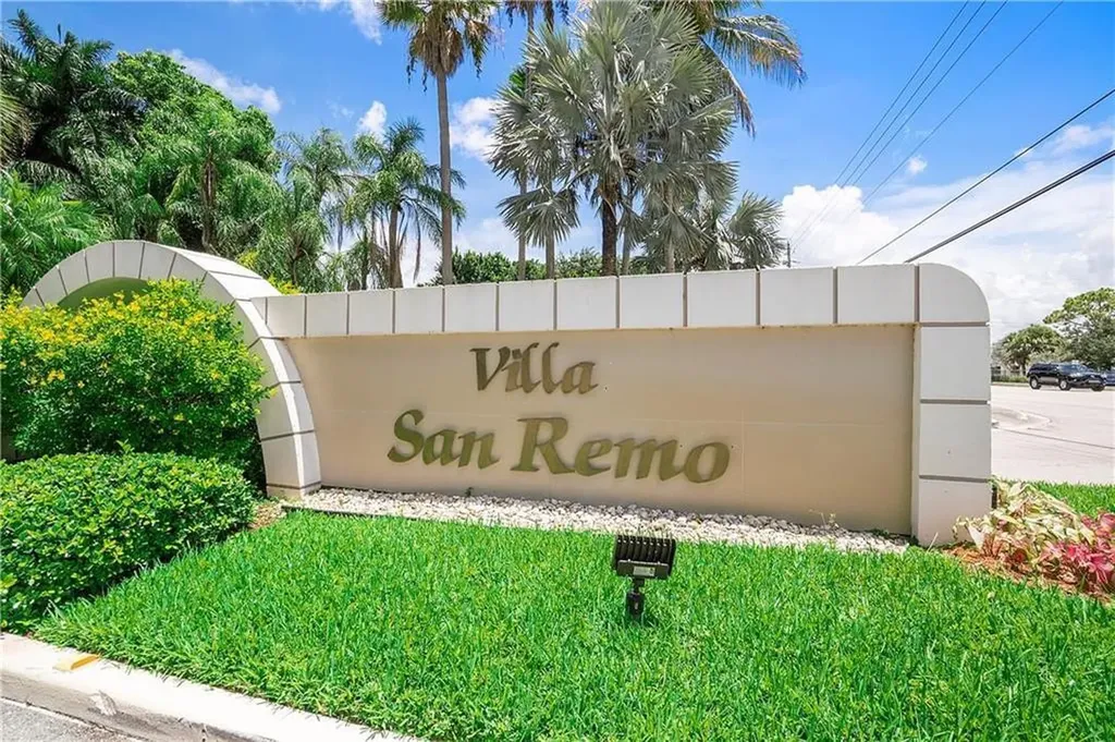 18434 Vía Di Sorrento Boca Raton FL 33496