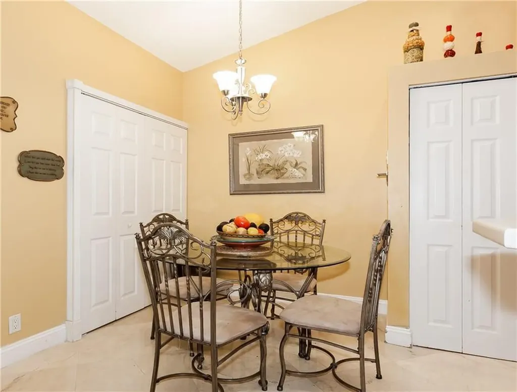 18434 Vía Di Sorrento Boca Raton FL 33496