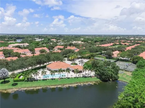18434 Vía Di Sorrento Boca Raton FL 33496