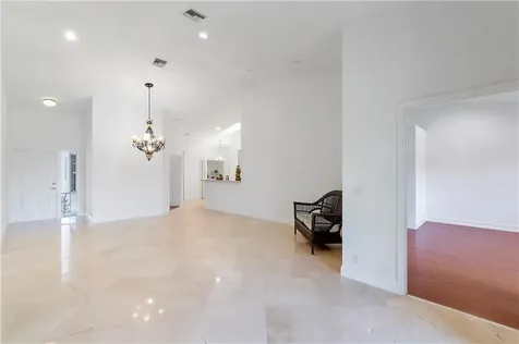 18434 Vía Di Sorrento Boca Raton FL 33496
