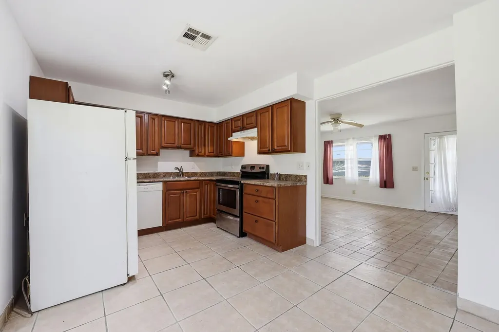 115 SE 11th Avenue Boynton Beach FL 33435