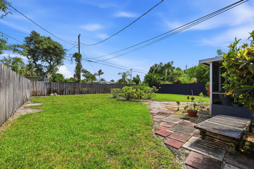 115 SE 11th Avenue Boynton Beach FL 33435