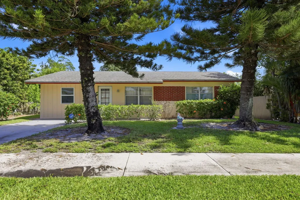 115 SE 11th Avenue Boynton Beach FL 33435