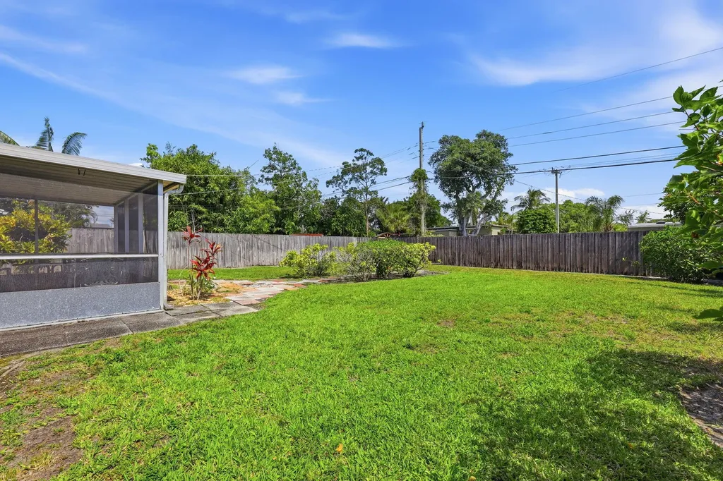 115 SE 11th Avenue Boynton Beach FL 33435