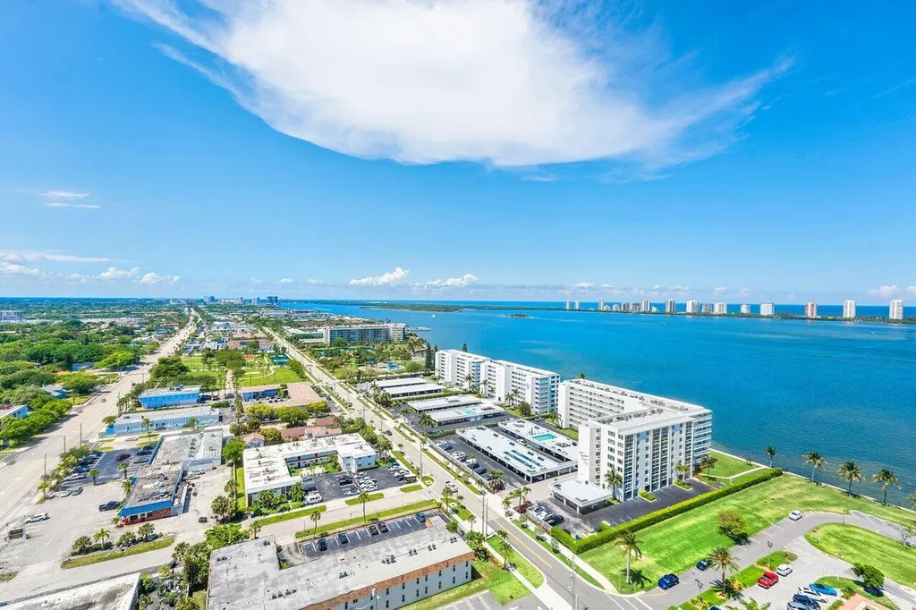 220 Lake Shore Drive Lake Park FL 33403