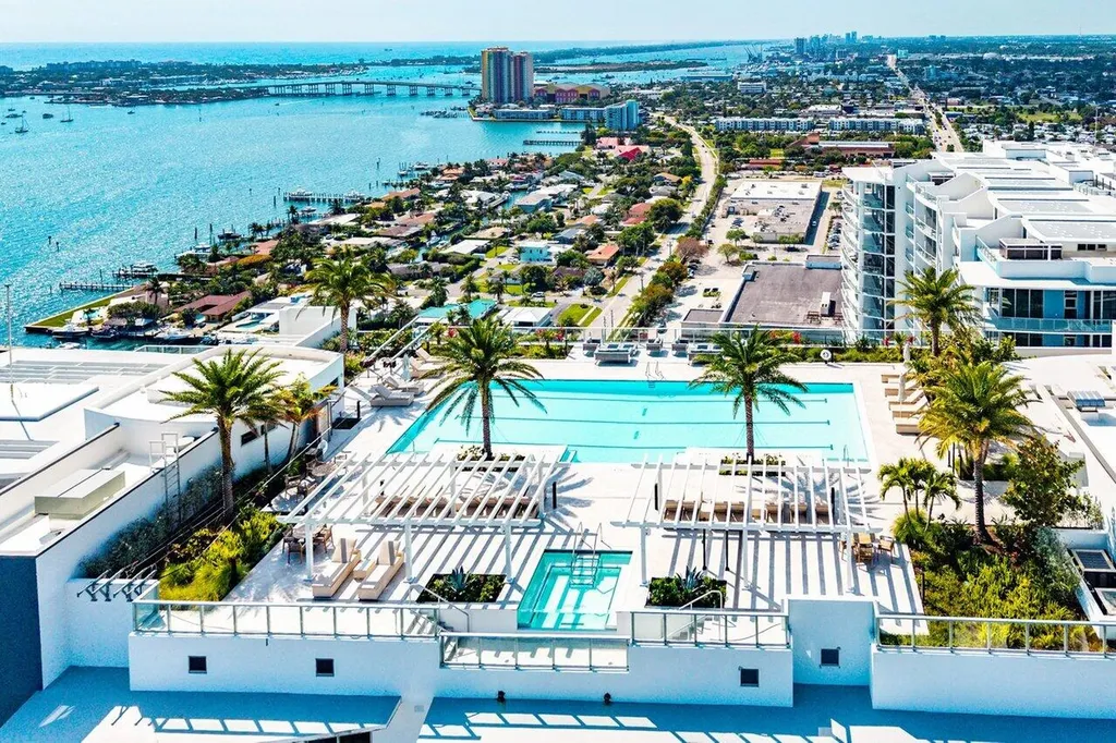 220 Lake Shore Drive Lake Park FL 33403