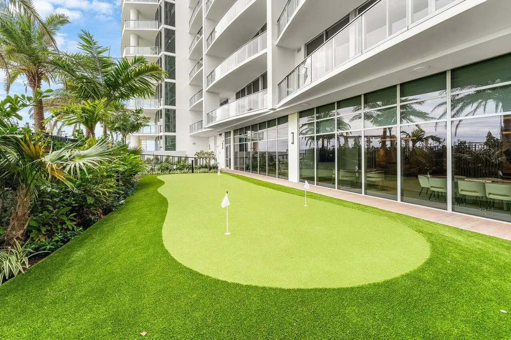 220 Lake Shore Drive Lake Park FL 33403