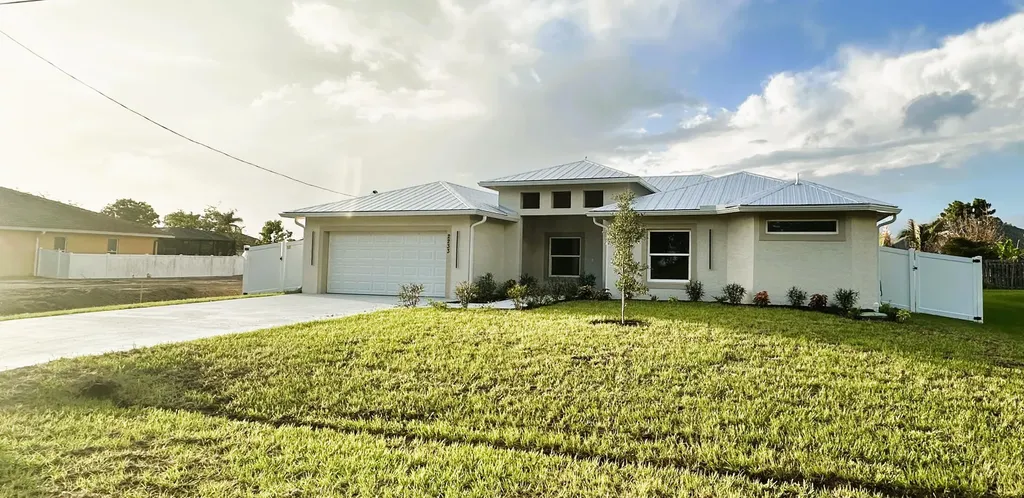 2233 SW Elmwood Avenue Port St Lucie FL 34953
