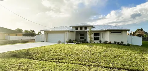2233 SW Elmwood Avenue Port St Lucie FL 34953