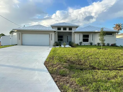 2233 SW Elmwood Avenue Port St Lucie FL 34953