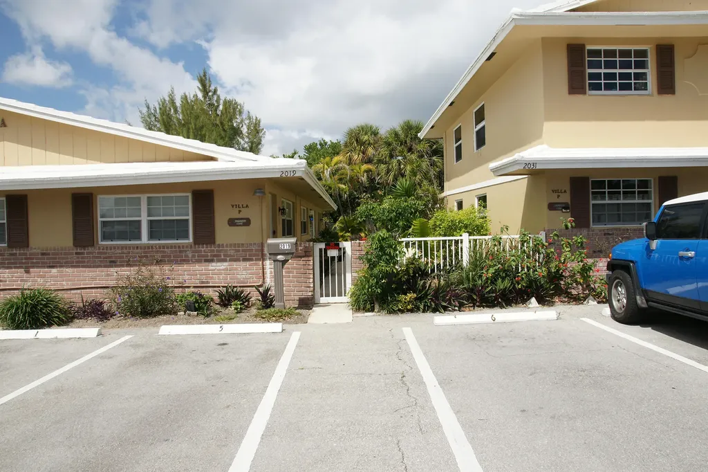 2031 SE 5th Street Deerfield Beach FL 33441