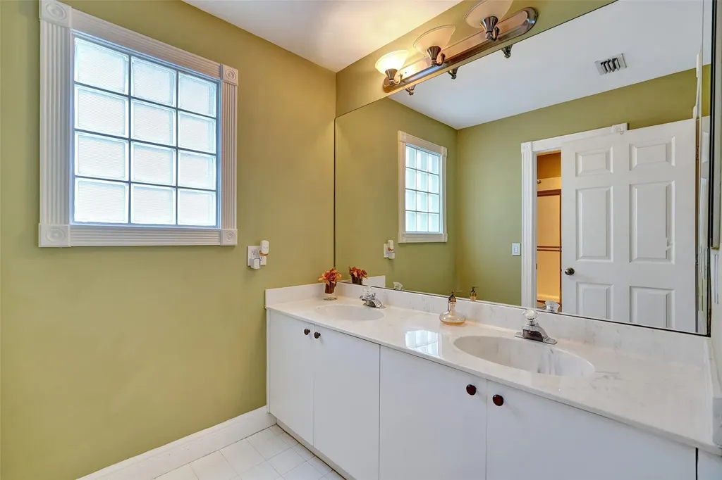 10902 Tamoron Lane Boca Raton FL 33498