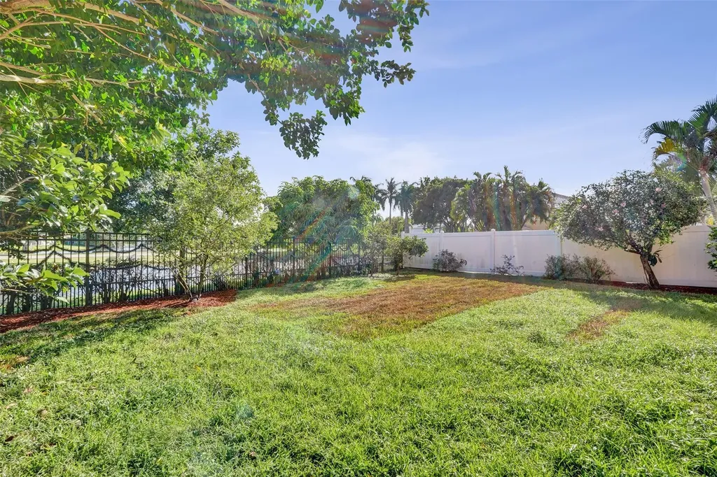 10902 Tamoron Lane Boca Raton FL 33498