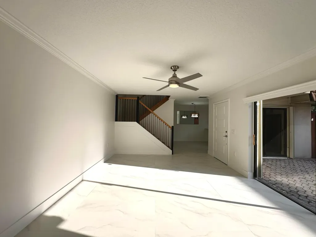 9148 SW 23rd Street Davie FL 33324