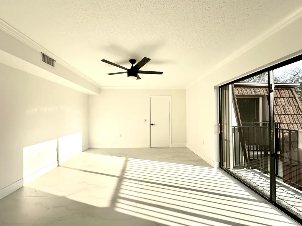 9148 SW 23rd Street Davie FL 33324