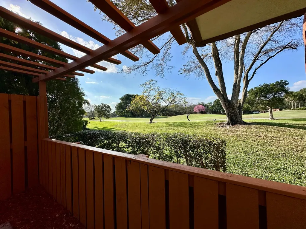 9148 SW 23rd Street Davie FL 33324