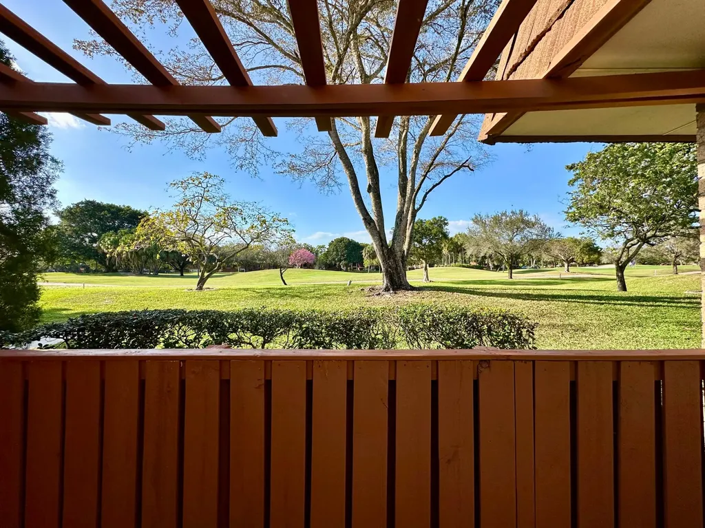9148 SW 23rd Street Davie FL 33324