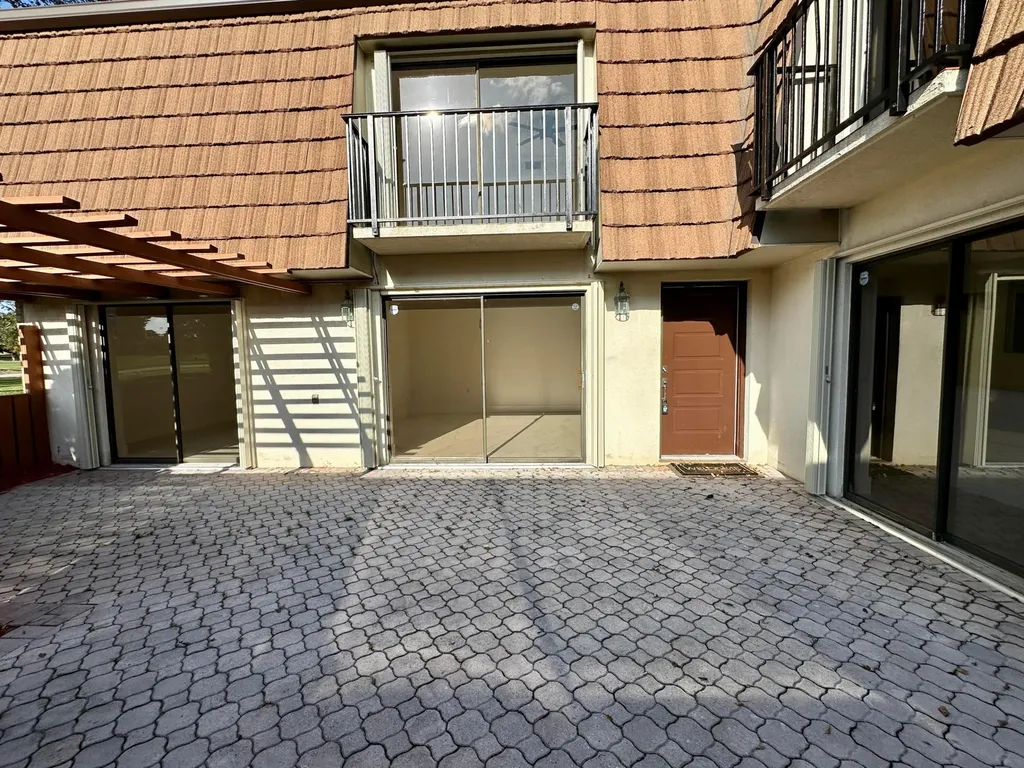 9148 SW 23rd Street Davie FL 33324
