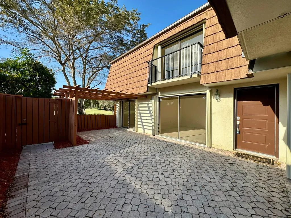 9148 SW 23rd Street Davie FL 33324