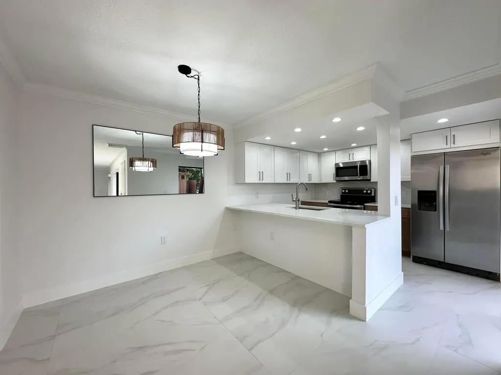 9148 SW 23rd Street Davie FL 33324
