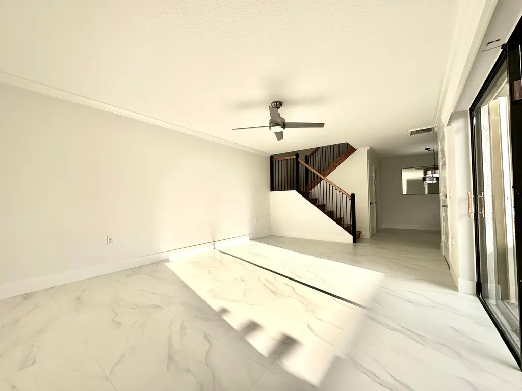 9148 SW 23rd Street Davie FL 33324