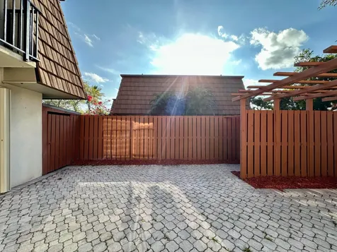 9148 SW 23rd Street Davie FL 33324