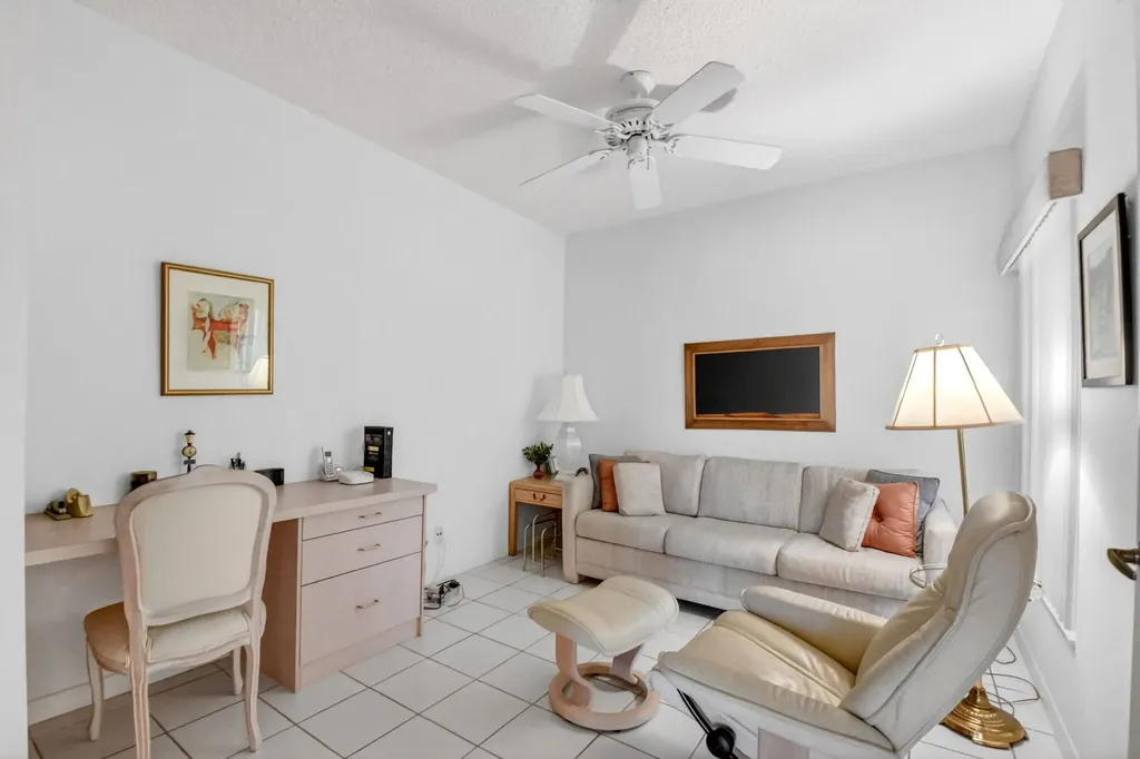 3281 Jog Park Drive Greenacres FL 33467