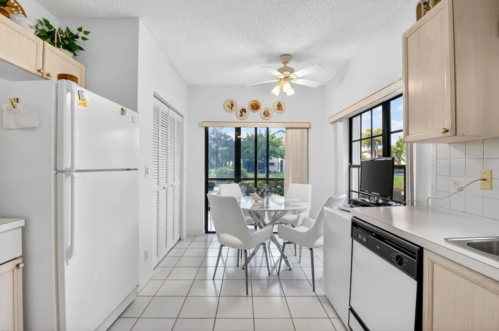 3281 Jog Park Drive Greenacres FL 33467