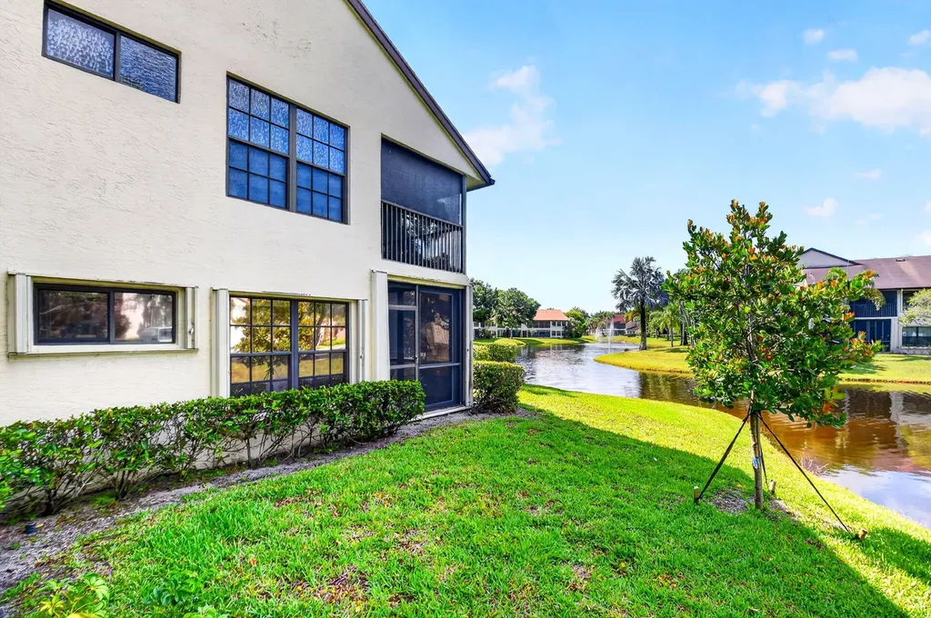 3281 Jog Park Drive Greenacres FL 33467