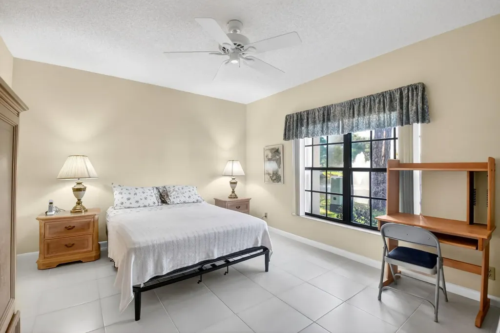 3281 Jog Park Drive Greenacres FL 33467