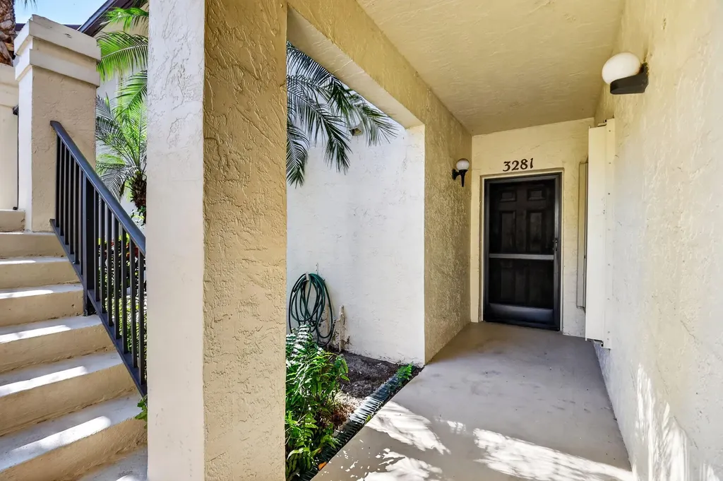 3281 Jog Park Drive Greenacres FL 33467