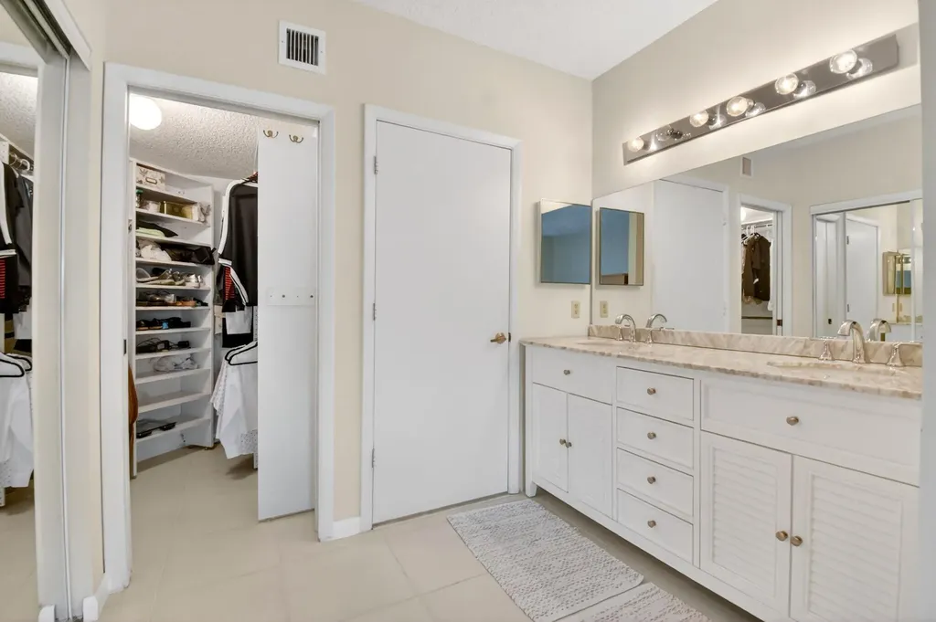 3281 Jog Park Drive Greenacres FL 33467