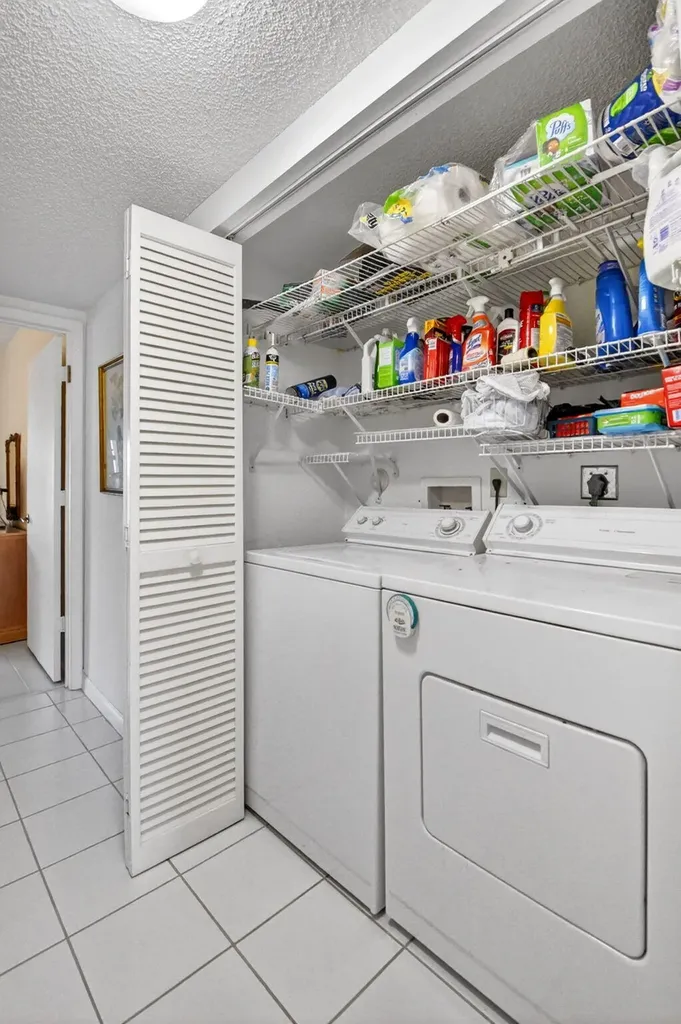 3281 Jog Park Drive Greenacres FL 33467