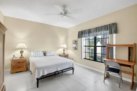 3281 Jog Park Drive Greenacres FL 33467