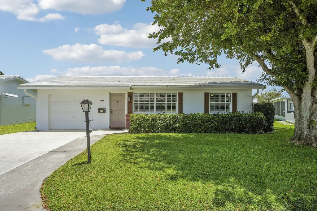 614 SW Golf Drive Boynton Beach FL 33426