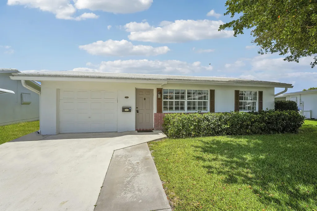 614 SW Golf Drive Boynton Beach FL 33426