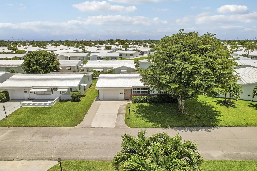 614 SW Golf Drive Boynton Beach FL 33426
