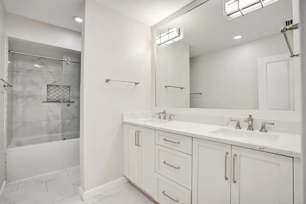 291 SW 75th Terrace Plantation FL 33317