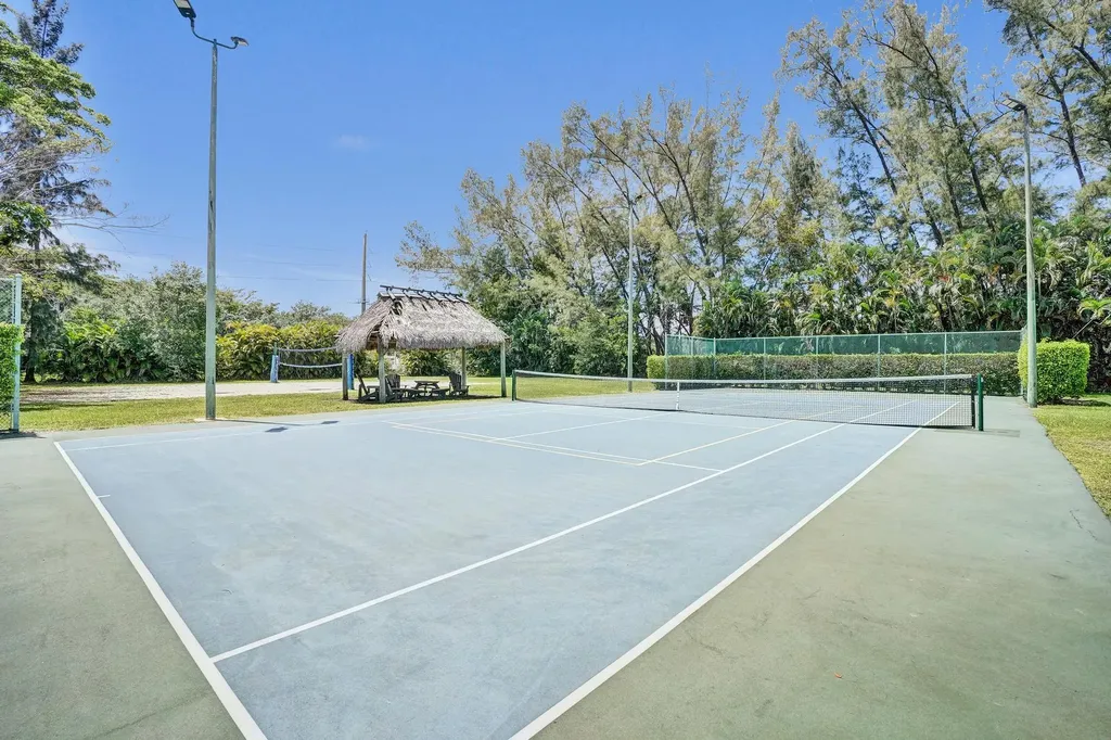 291 SW 75th Terrace Plantation FL 33317