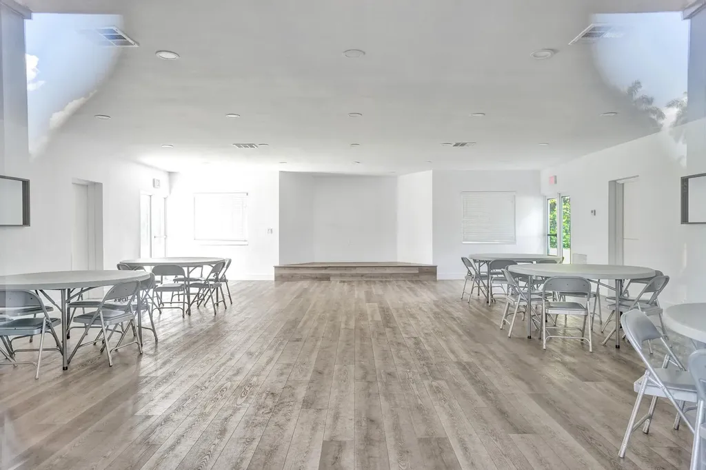 291 SW 75th Terrace Plantation FL 33317