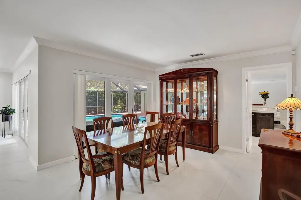 291 SW 75th Terrace Plantation FL 33317