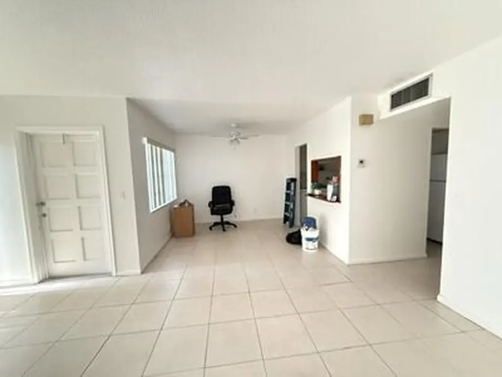 187 Stratford N West Palm Beach FL 33417