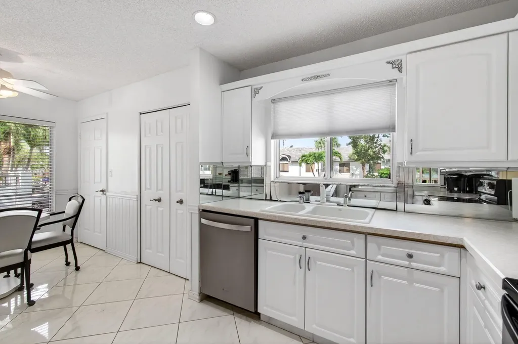 7485 Glendevon Lane Delray Beach FL 33446