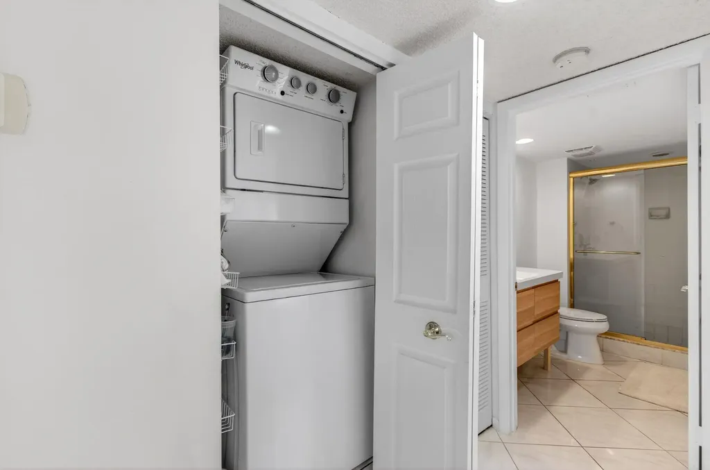7485 Glendevon Lane Delray Beach FL 33446